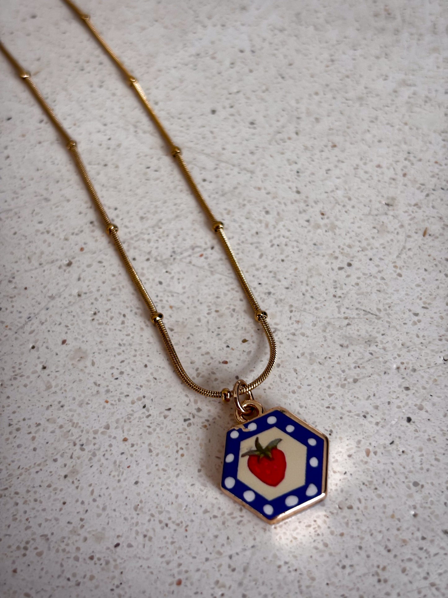 Cadena Blue Strawberry