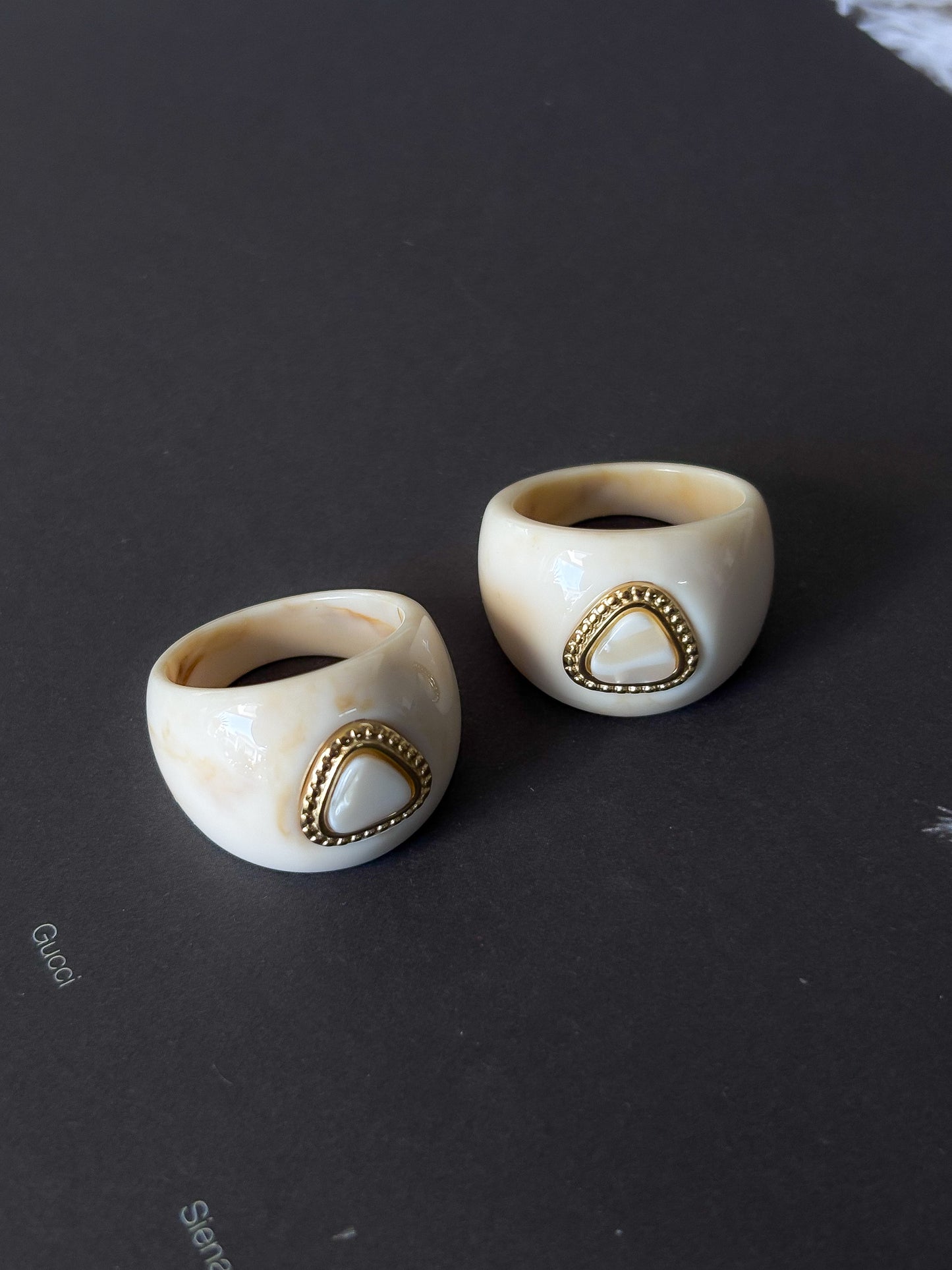 Anillo "Big vainilla Resin"