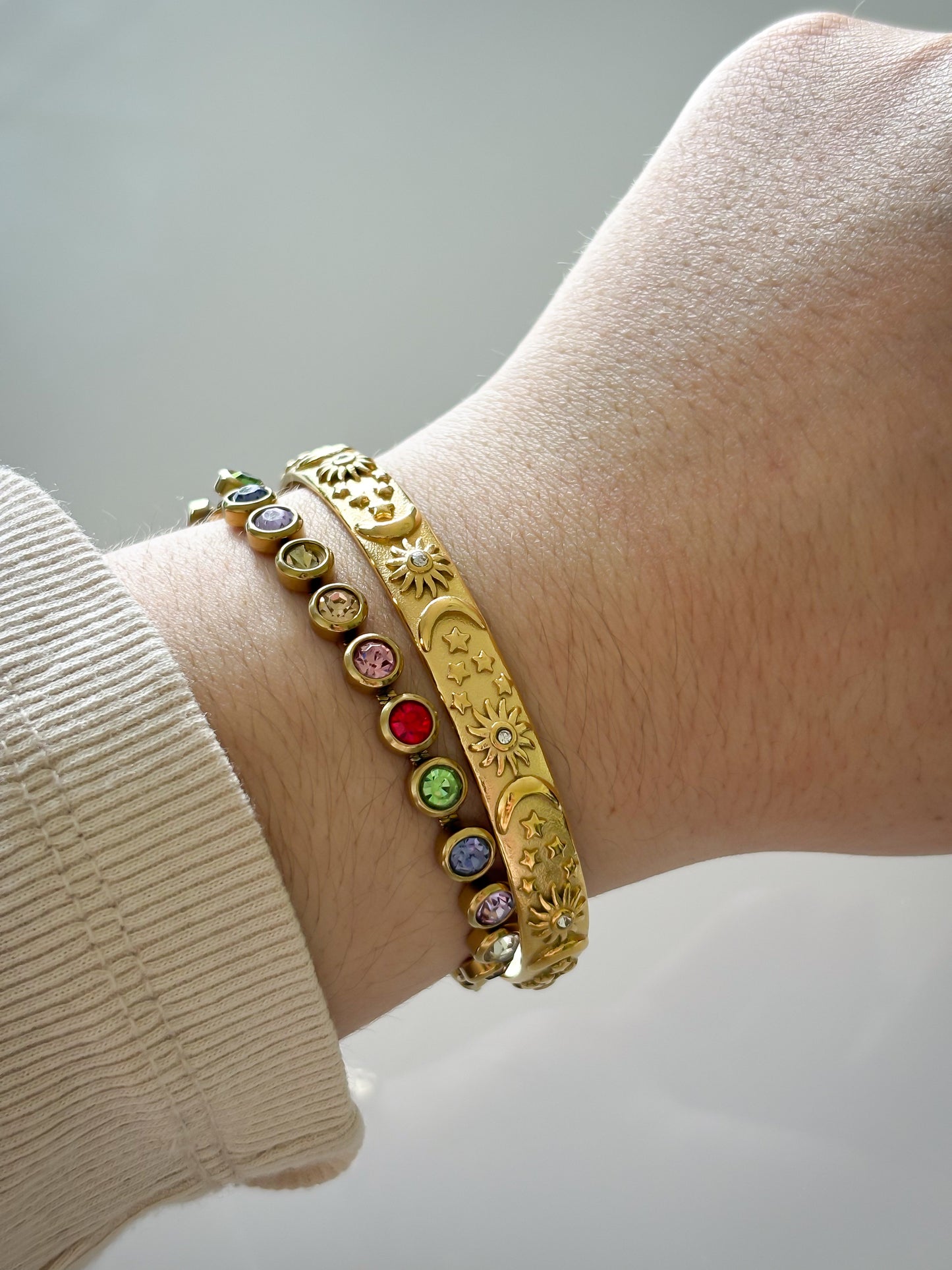 Brazalete Universe tipo Bangle