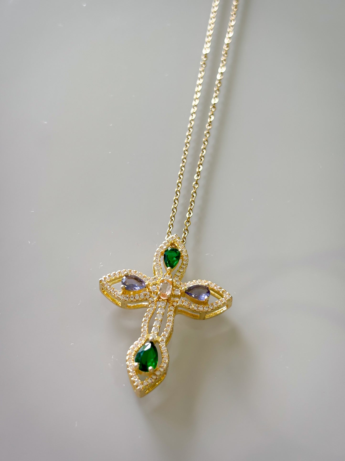 Collar Color Cross