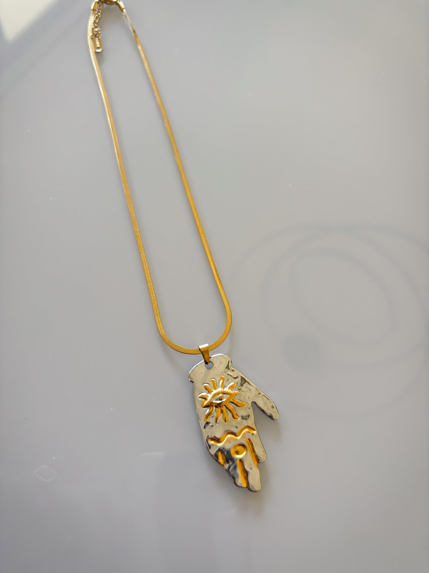 Cadena Mano Santa