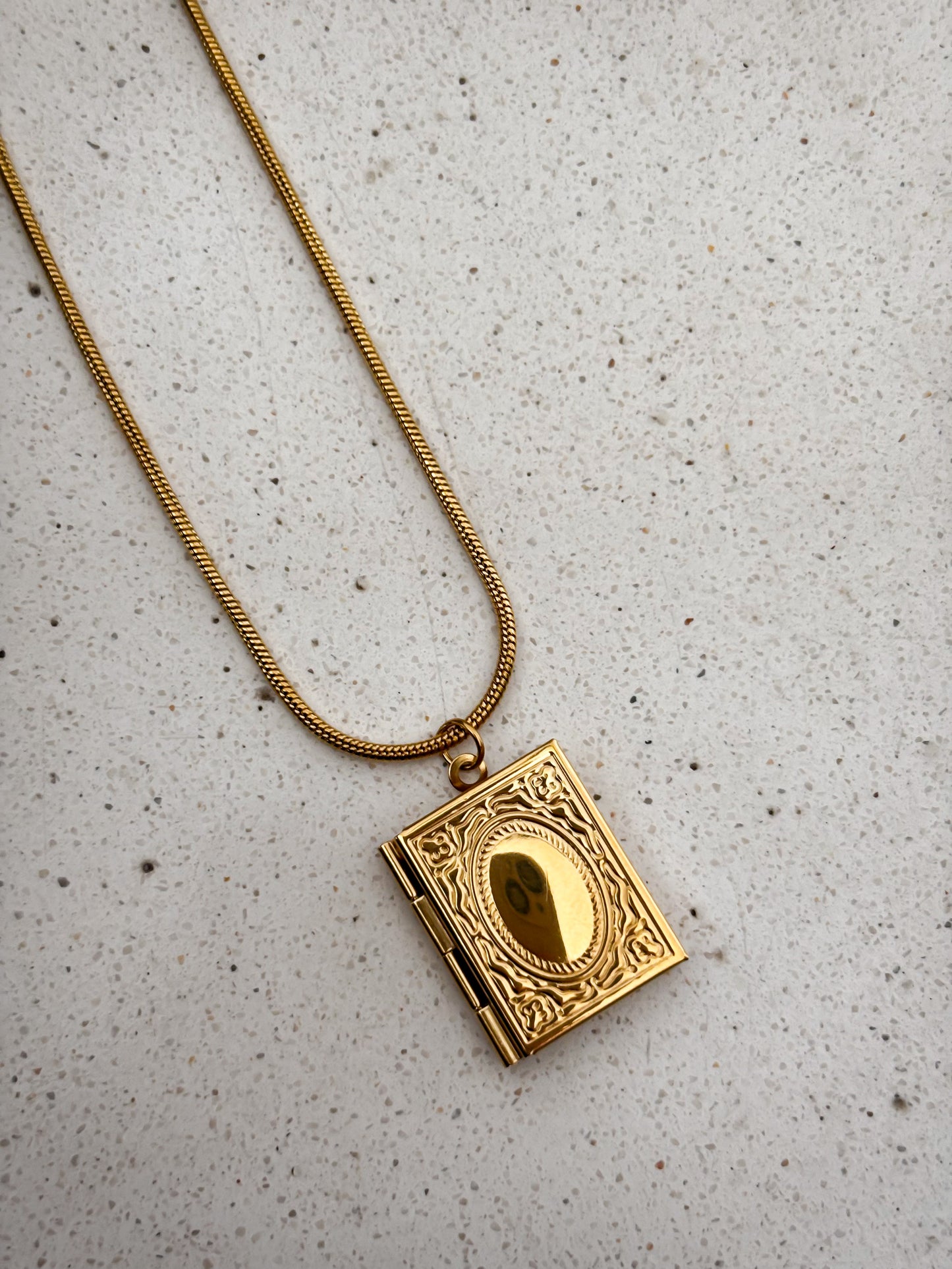 Cadena "Love Story"