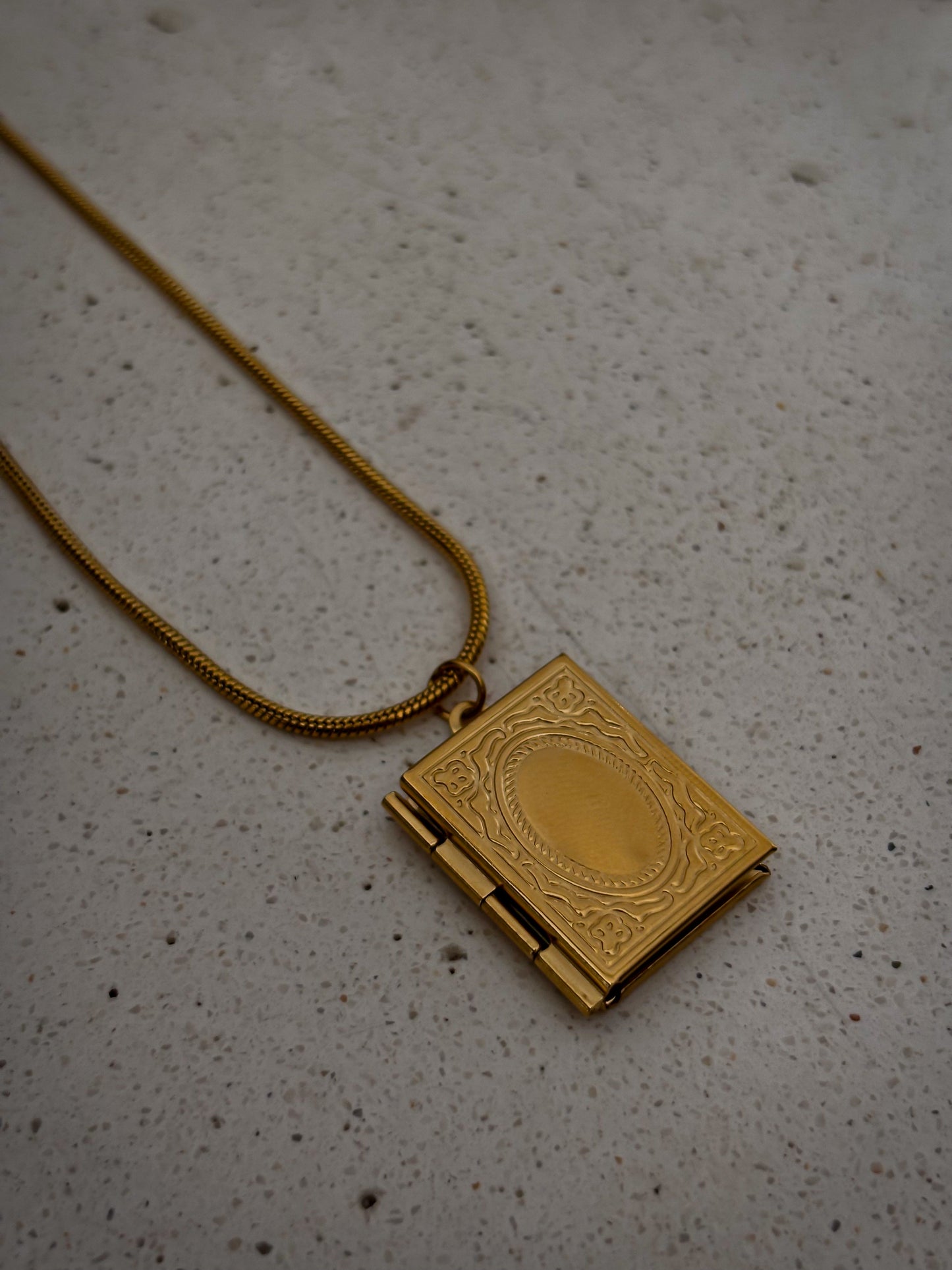 Cadena "Love Story"