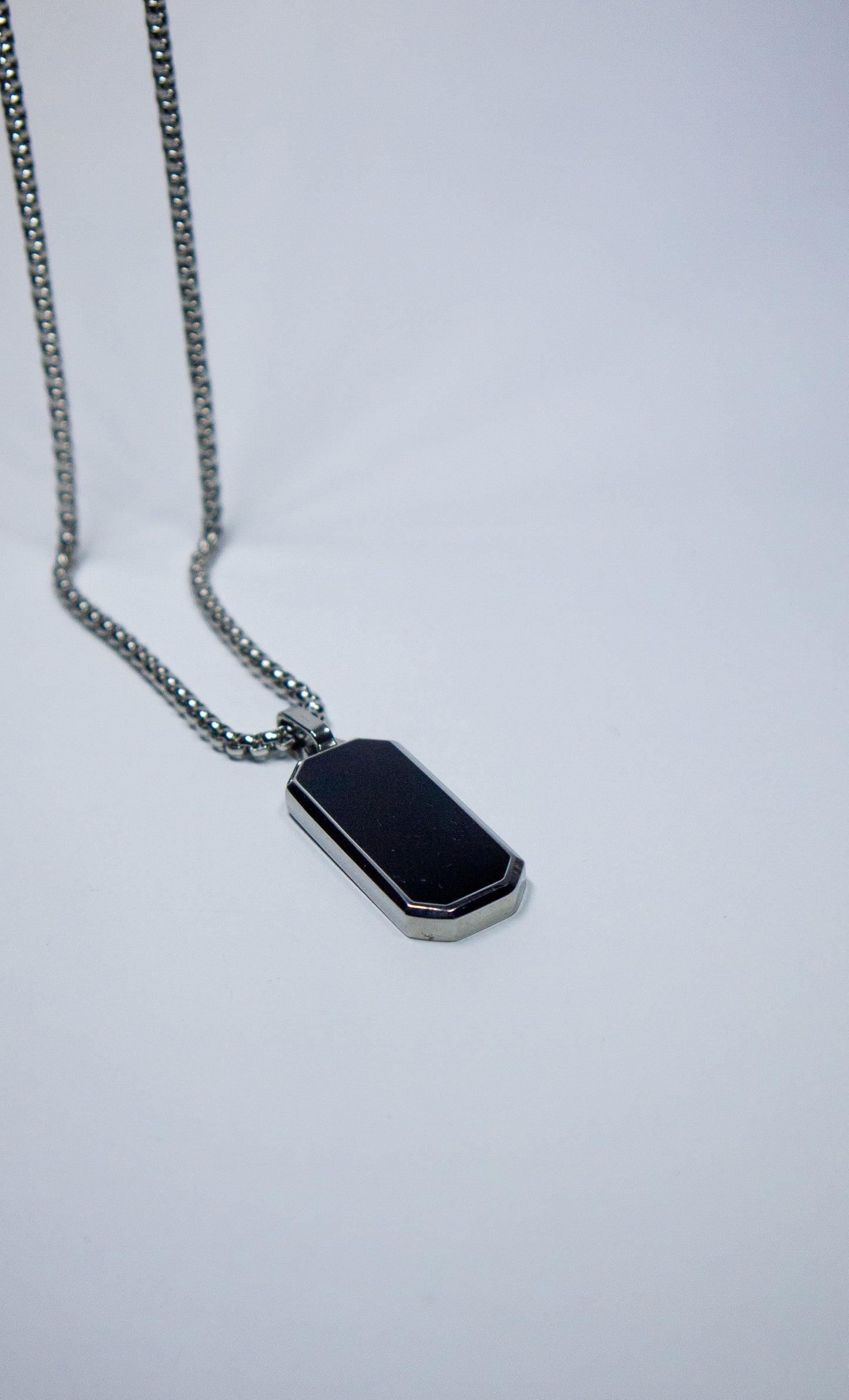Cadena Urban Silver "Black Stone”