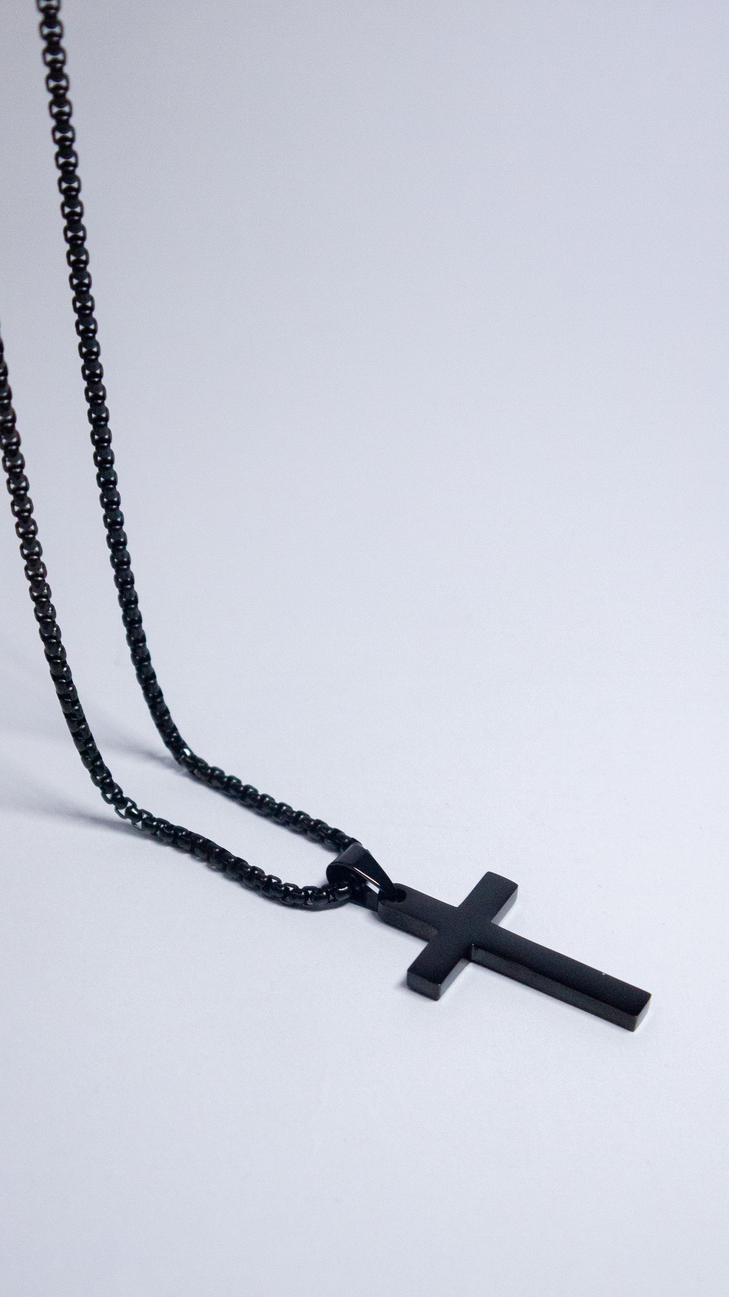 Cadena Urban “Black Cross"