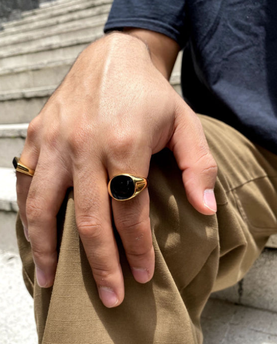 URBAN - Signet Ring - Gold Black Stone