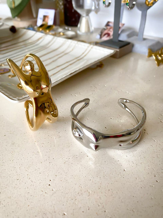 Brazalete "Human Being"