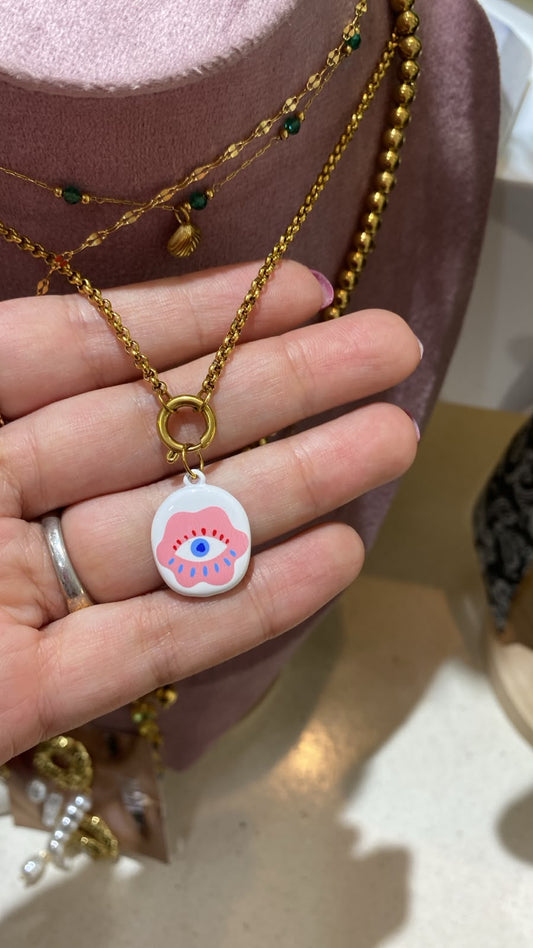 Collar pink eye