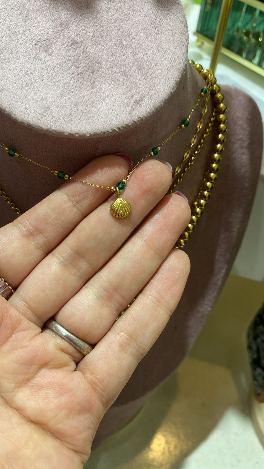 Collar green shell