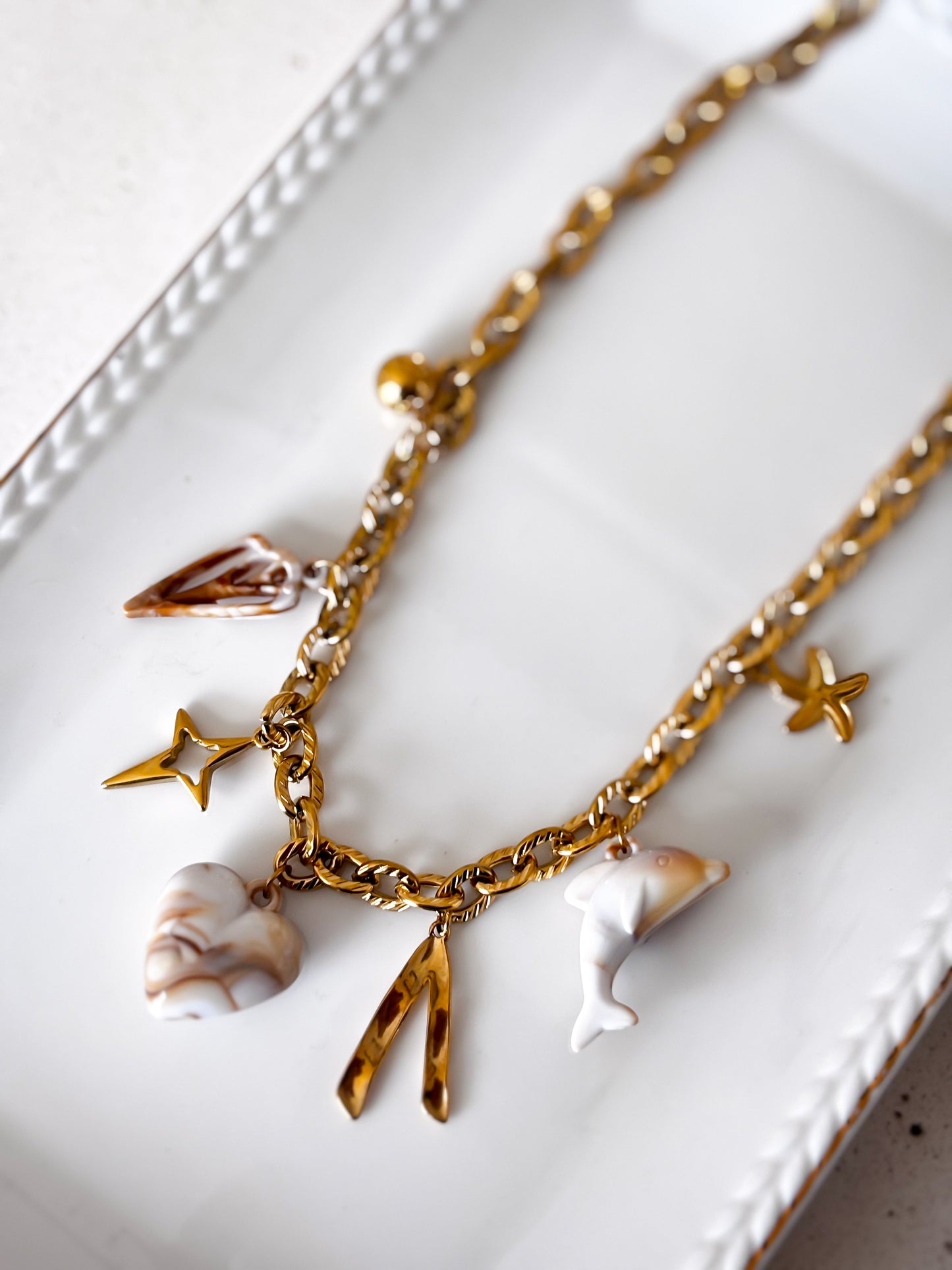 Collar "Dijes Agua Salada"
