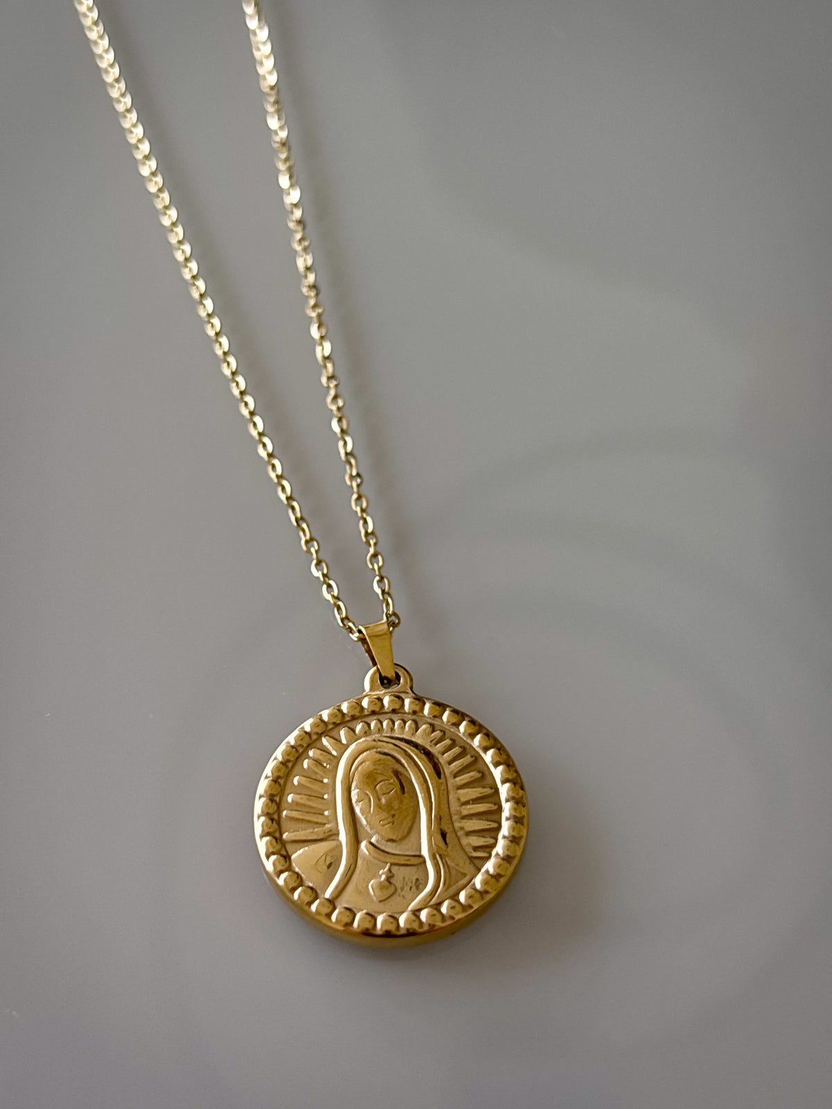 Collar Gold Pray