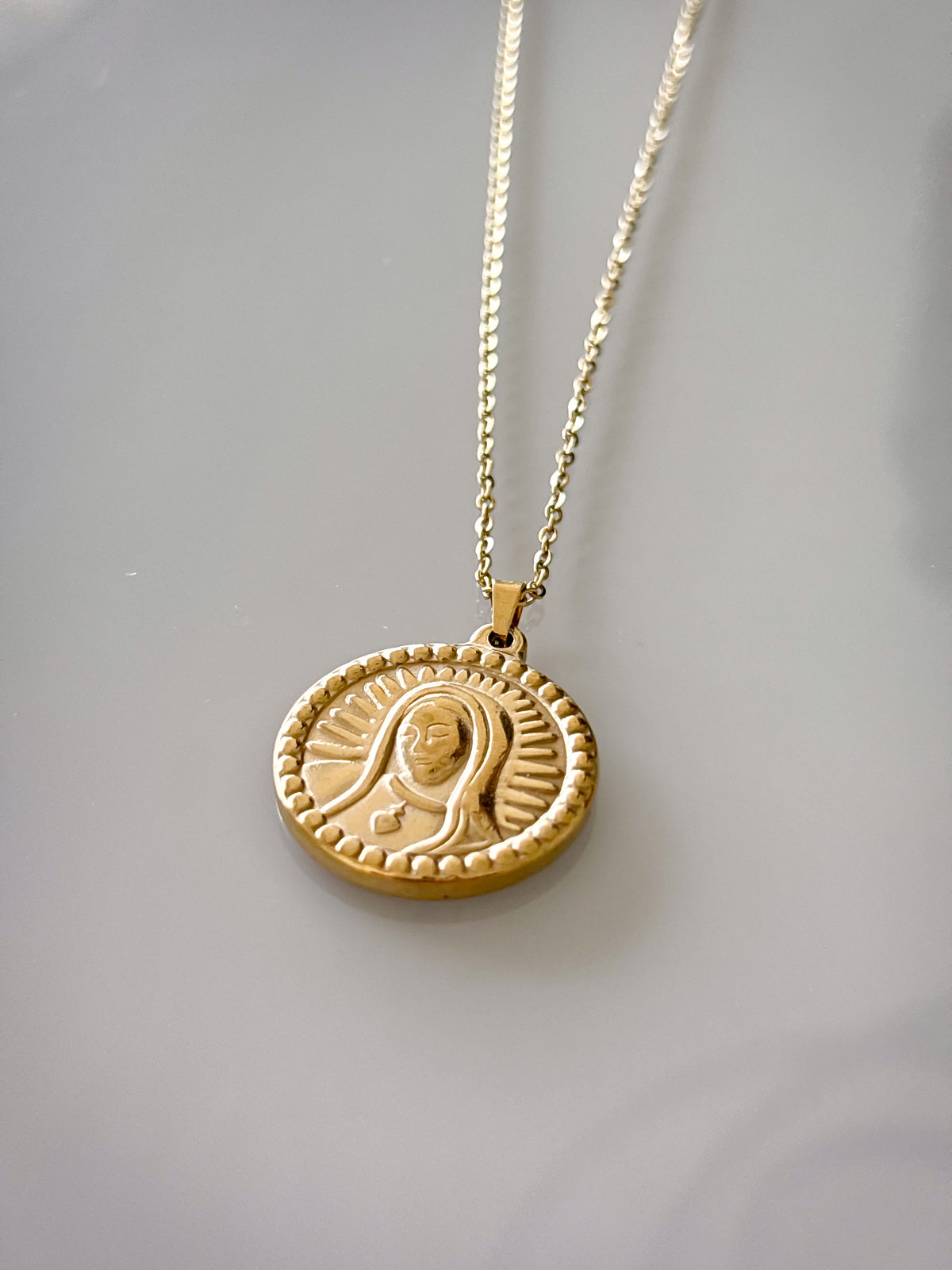Collar Gold Pray