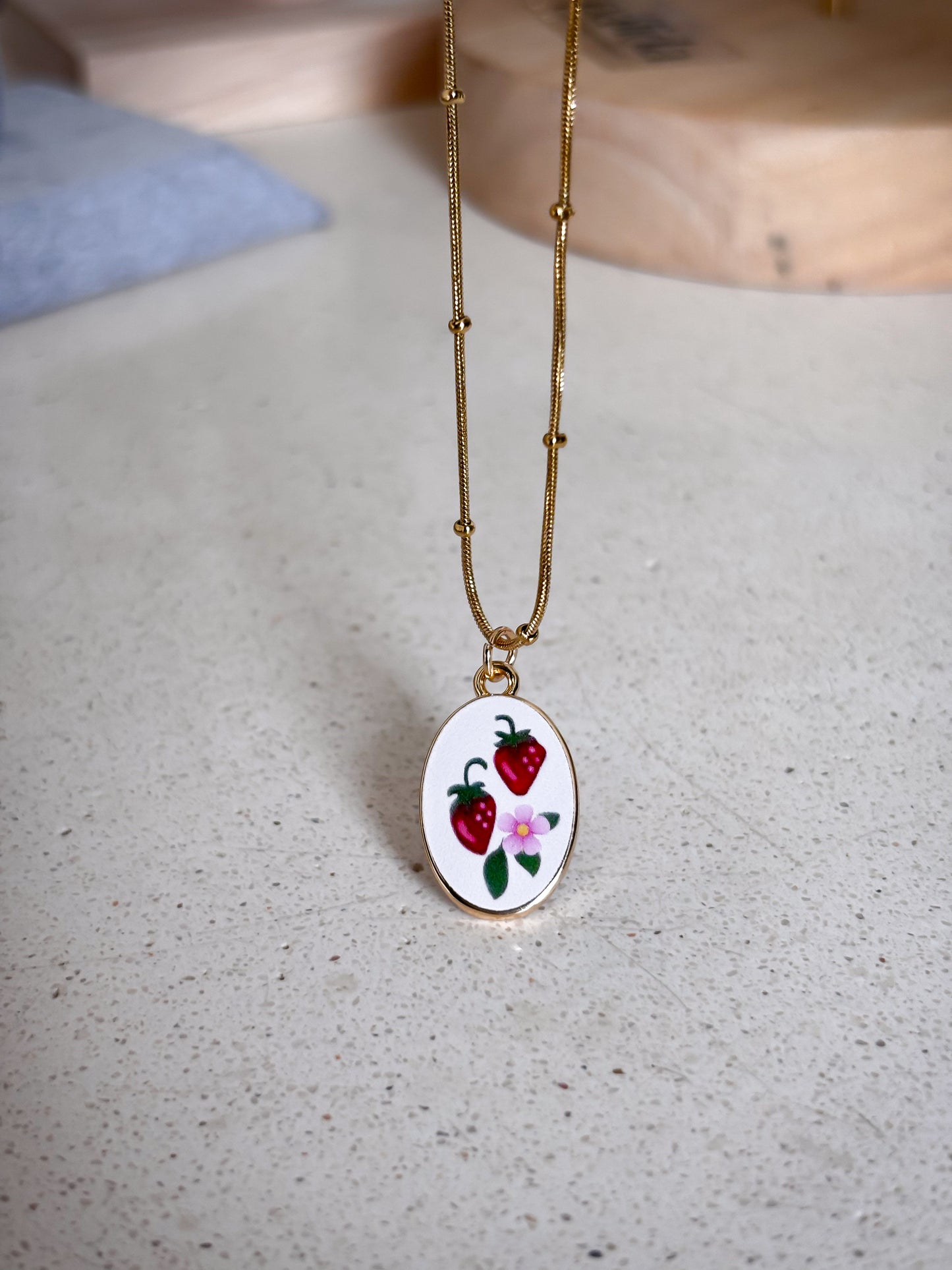 Cadena Tiny Strawberries