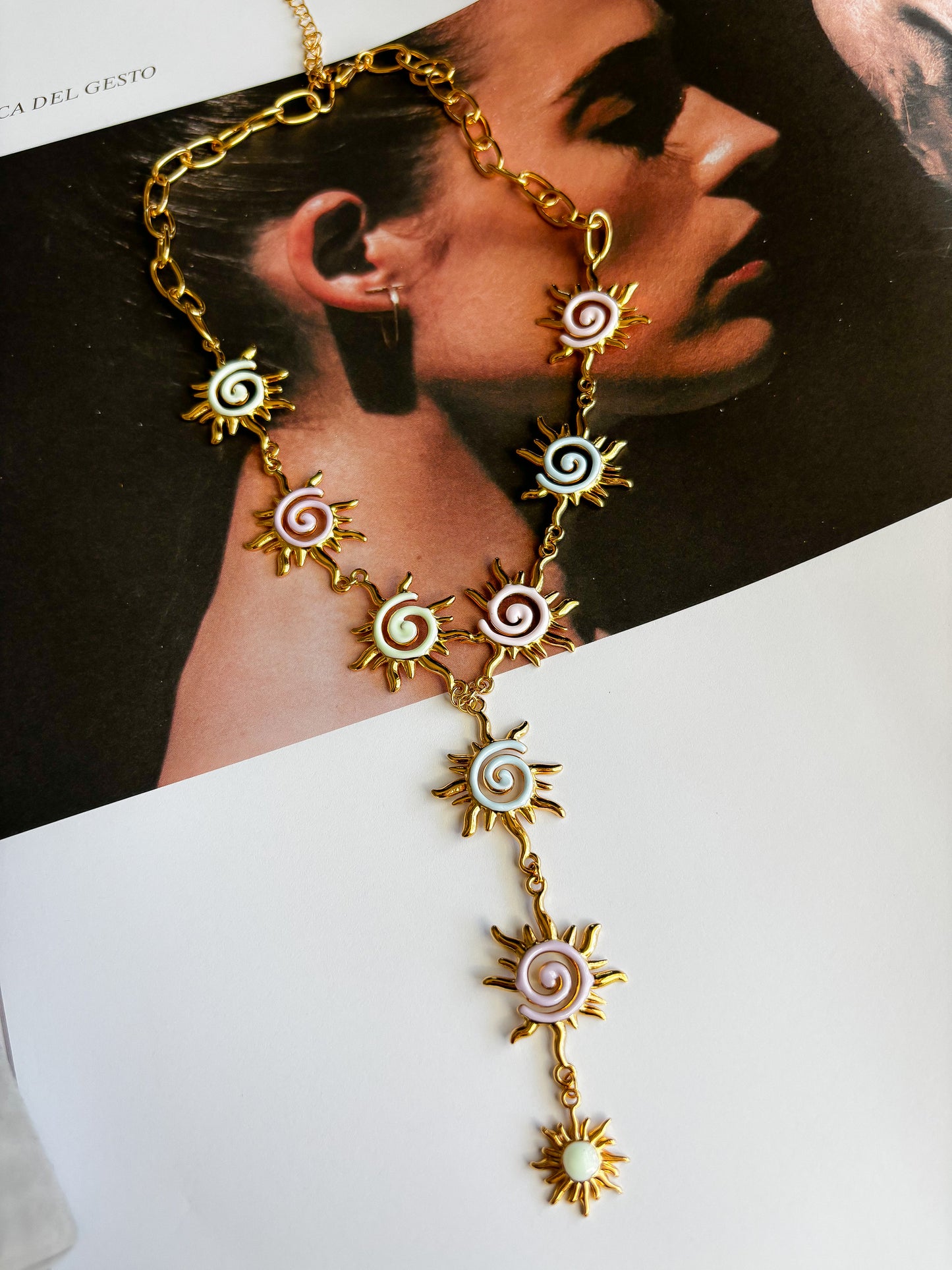 Collar Rainbow Sun
