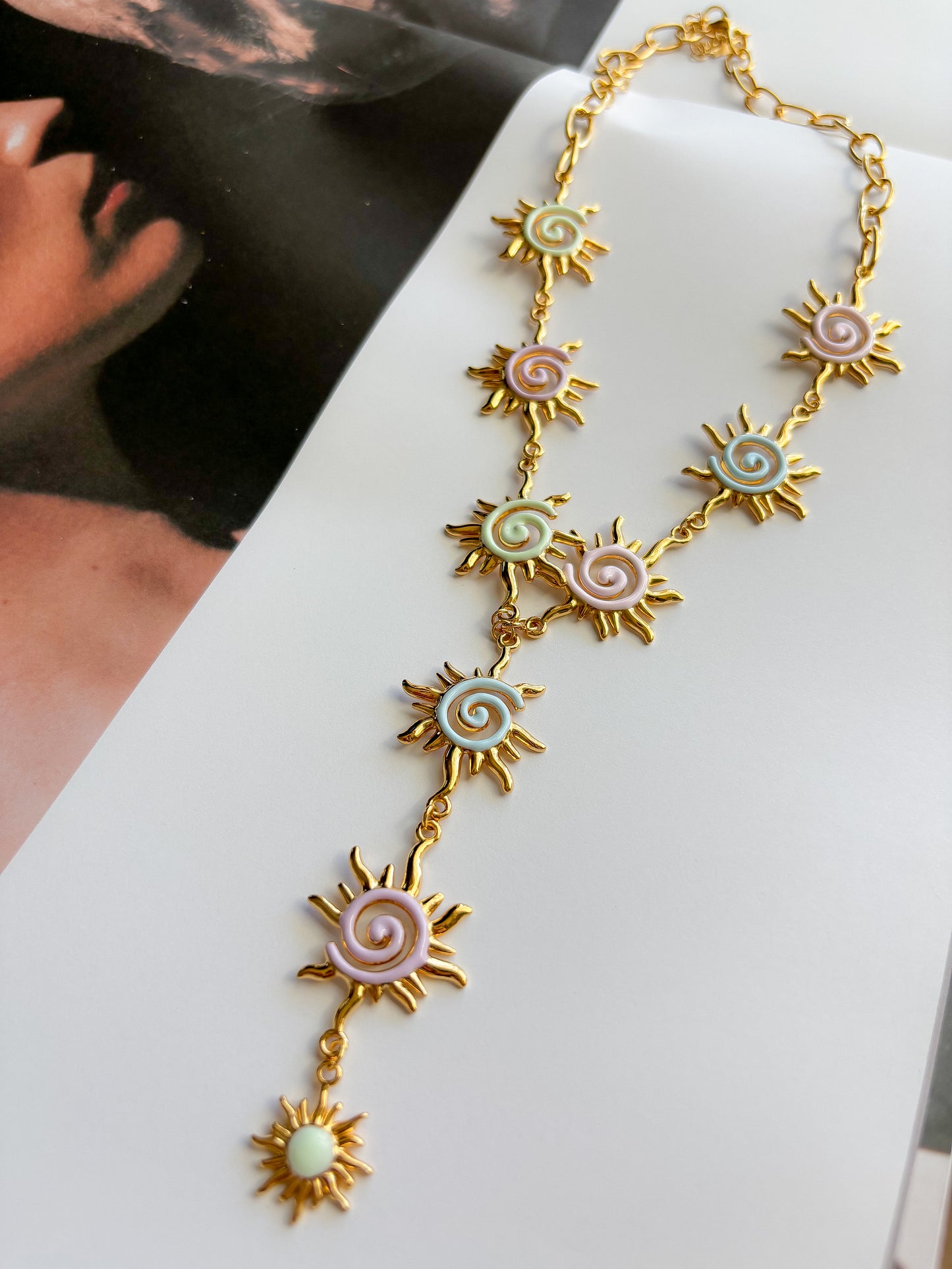 Collar Rainbow Sun