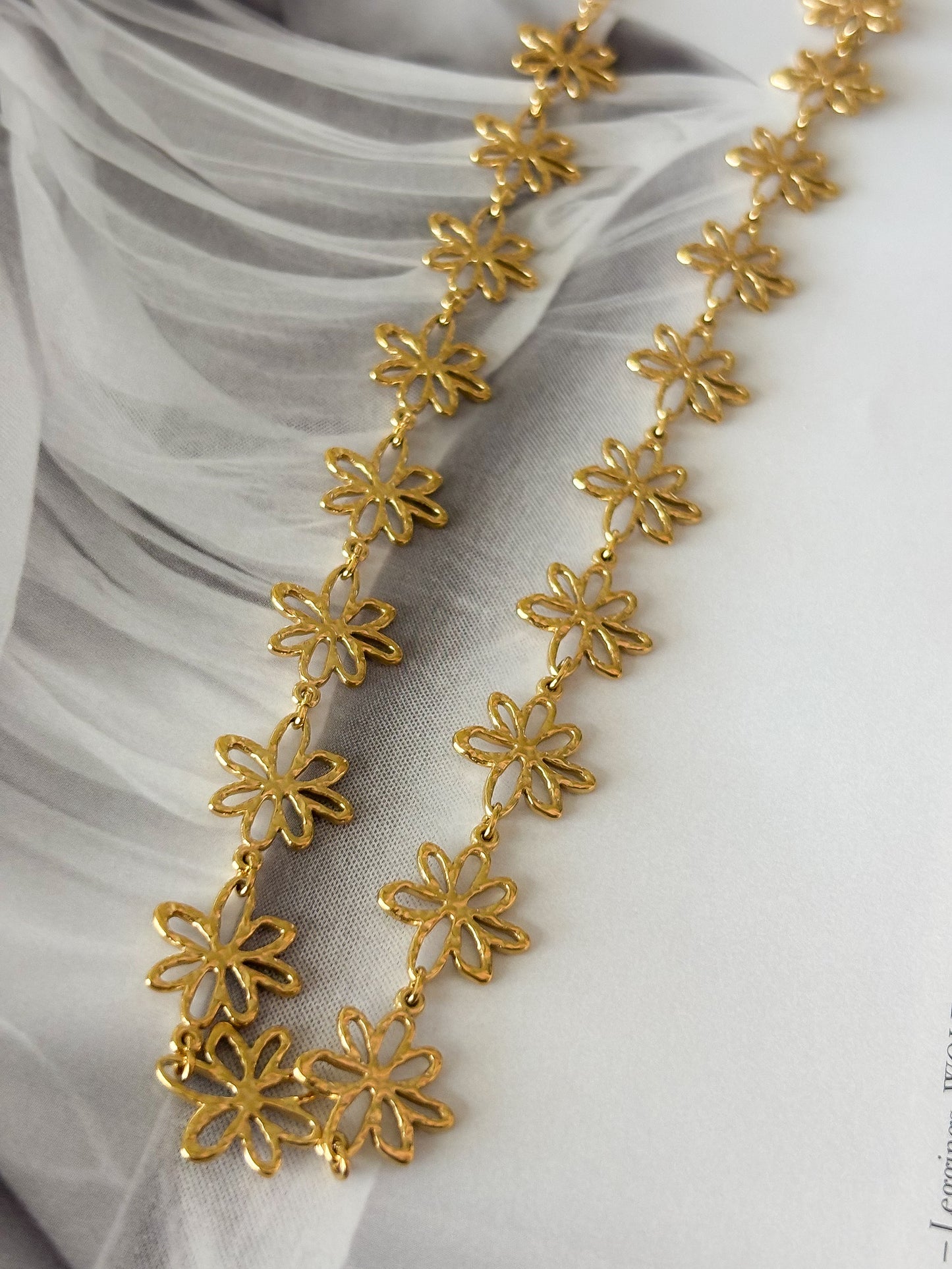 Collar tipo Gargantilla Golden Garden