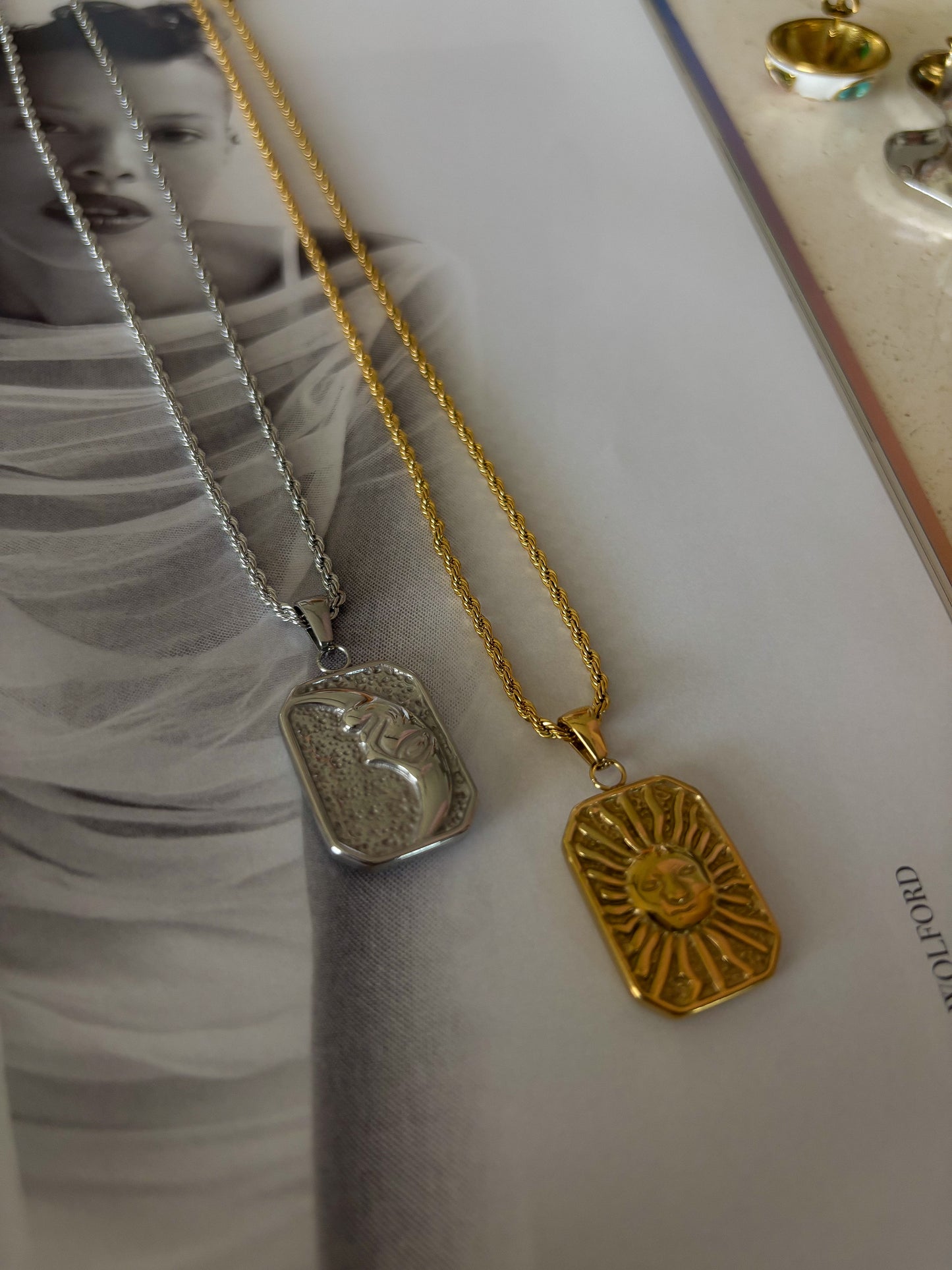 Cadena Moon and Sun Reversible