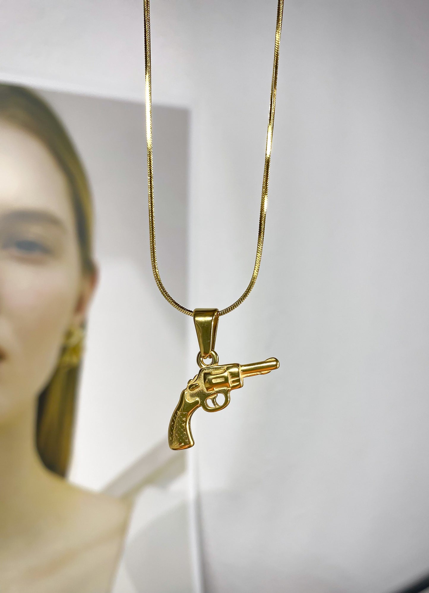 Collar "Goldie Gun"