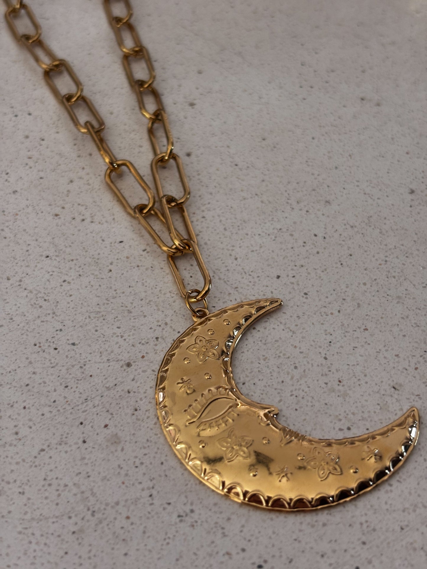 Cadena "Mamá Luna"