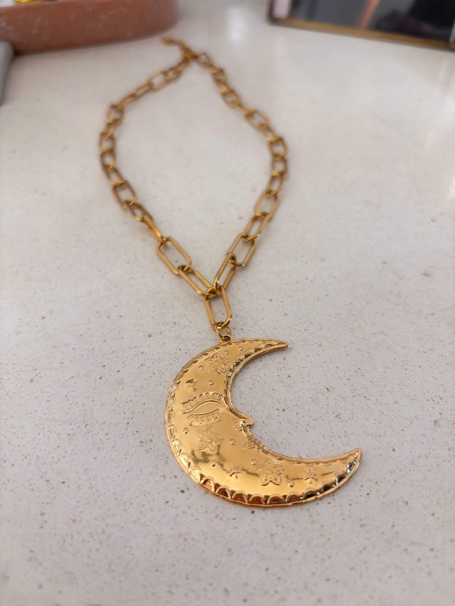 Cadena "Mamá Luna"