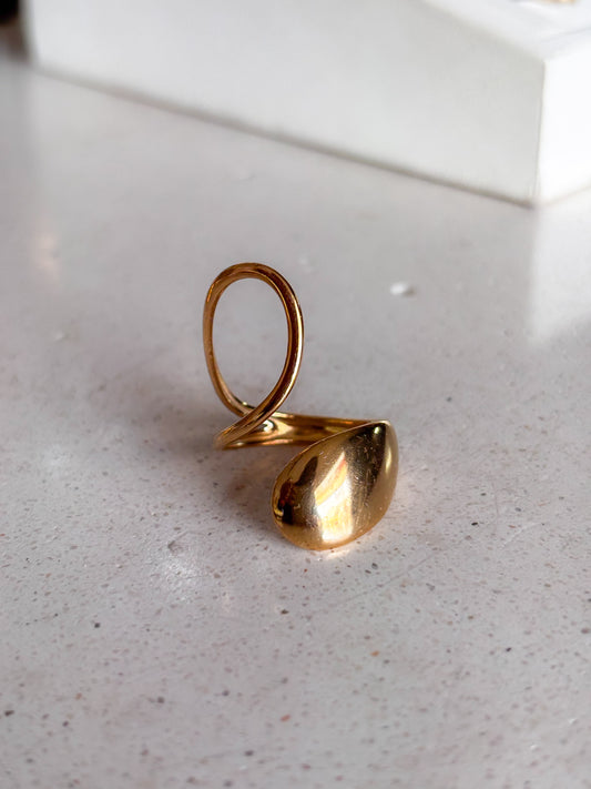 Anillo “Oval waves”