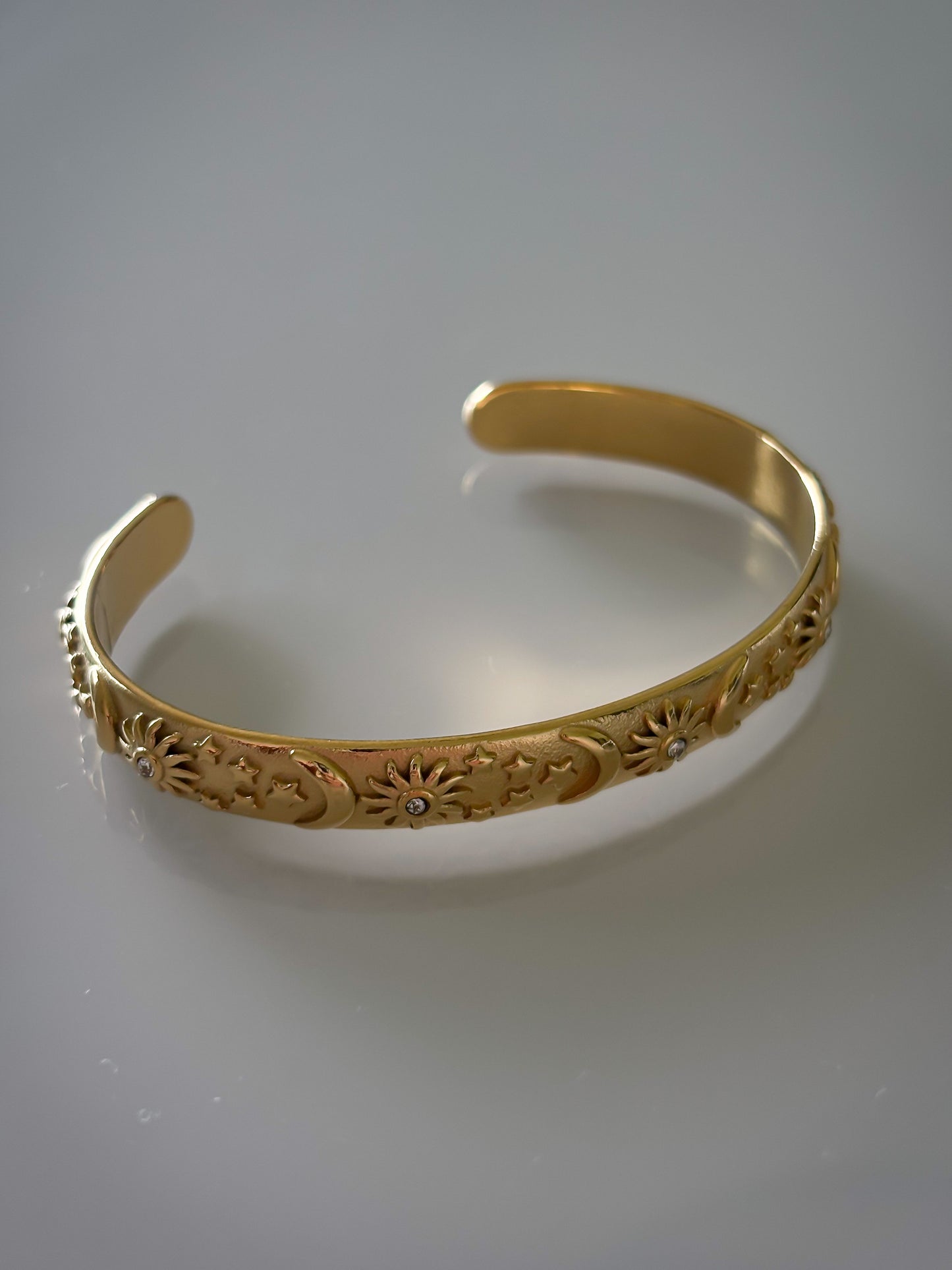 Brazalete Universe tipo Bangle