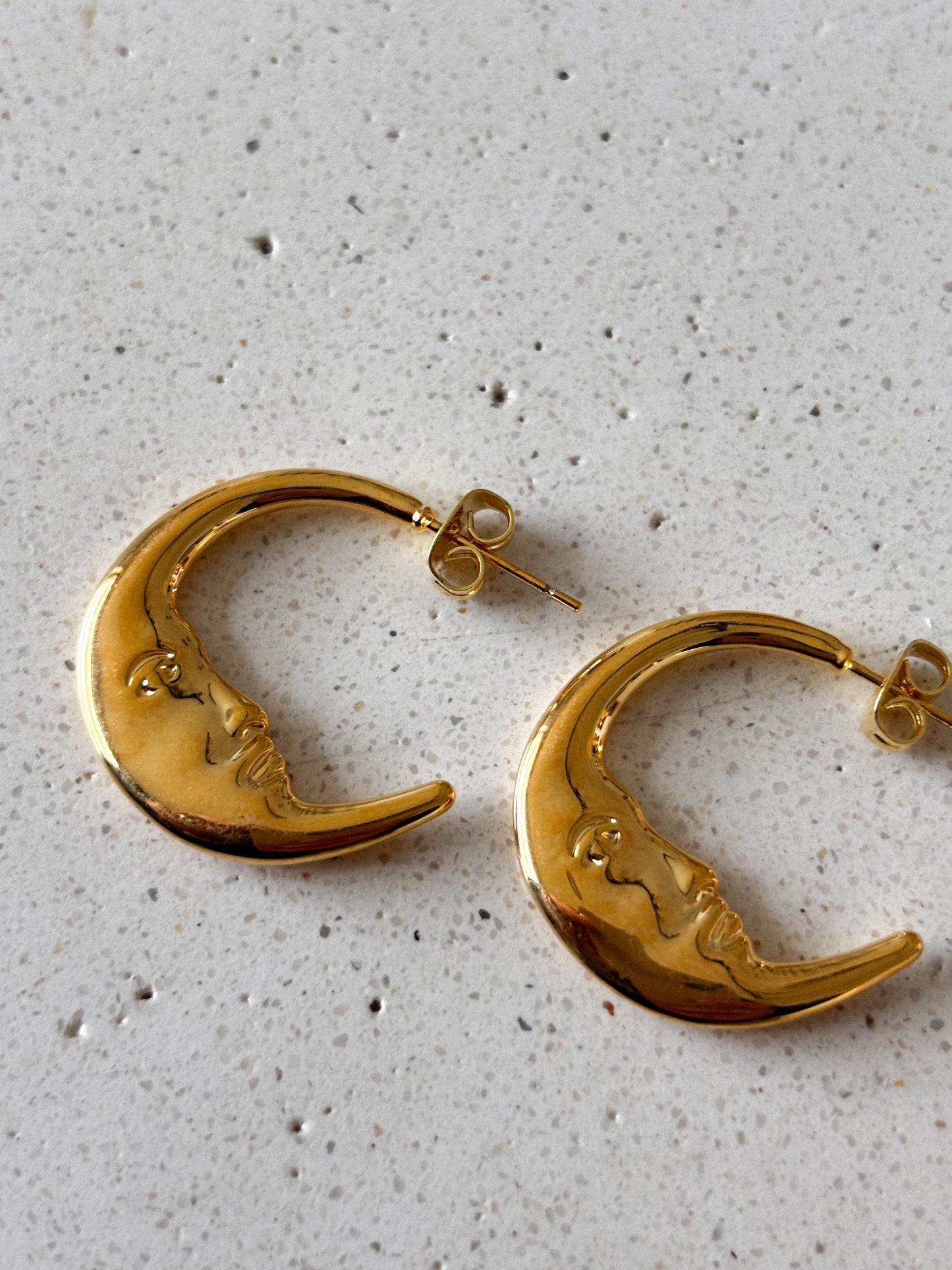 Pendientes MOON