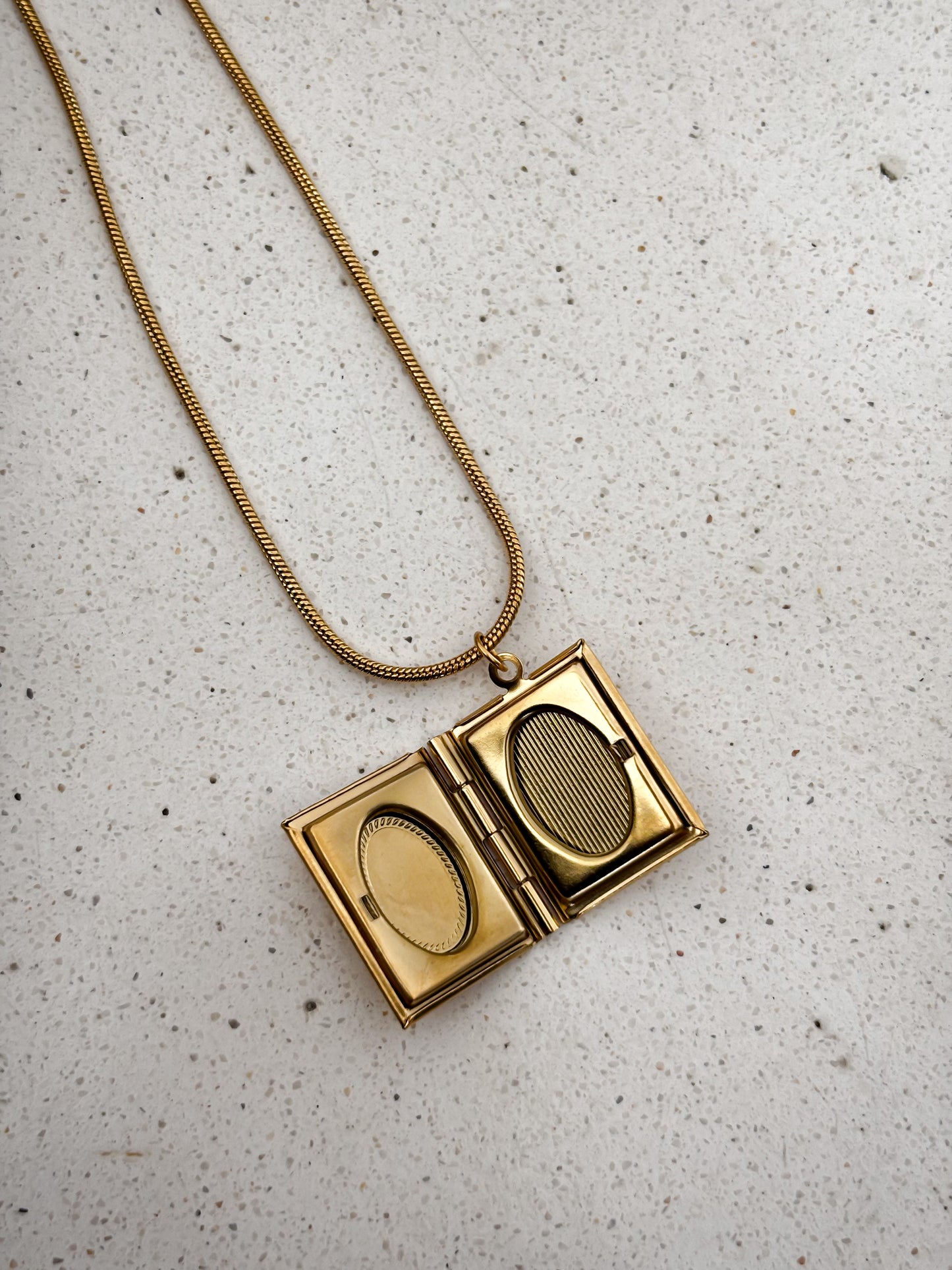 Cadena "Love Story"