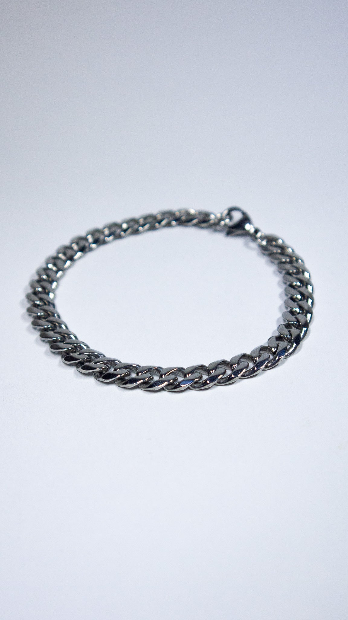 Brazalete Urban “Silver Martillado”