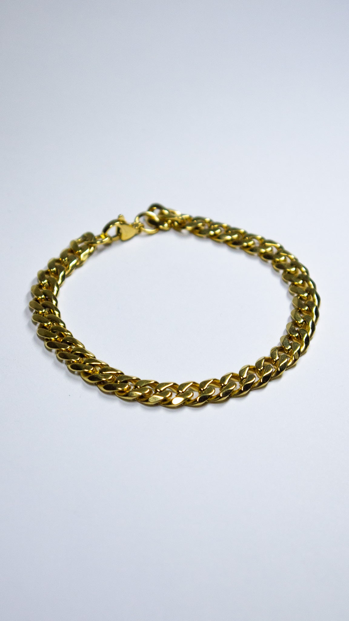 Brazalete Urban “Gold Martillado”