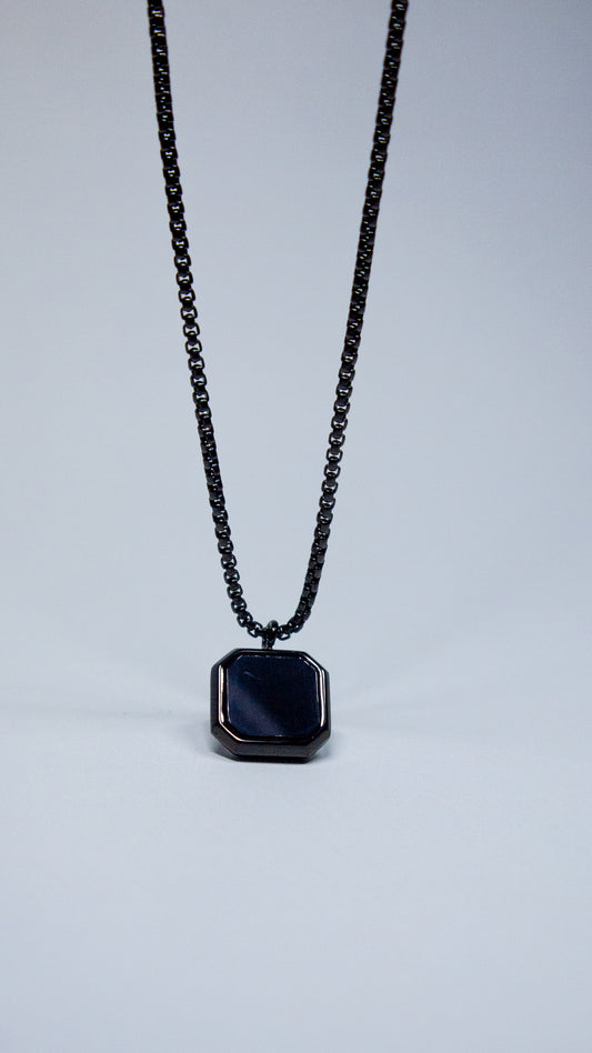 Cadena Urban “Black Square Stone”