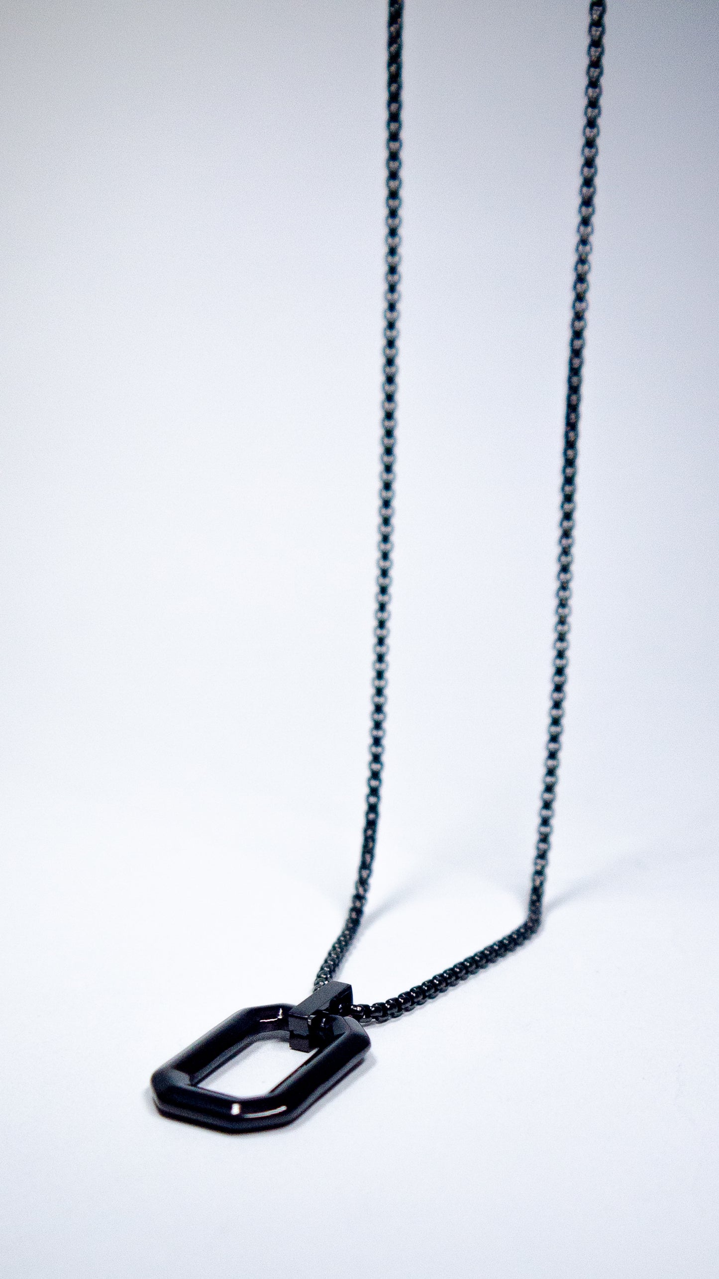 Cadena Urban “Geometric Black"