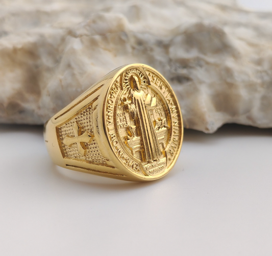 Anillo Urban “Gold Holy Saint"