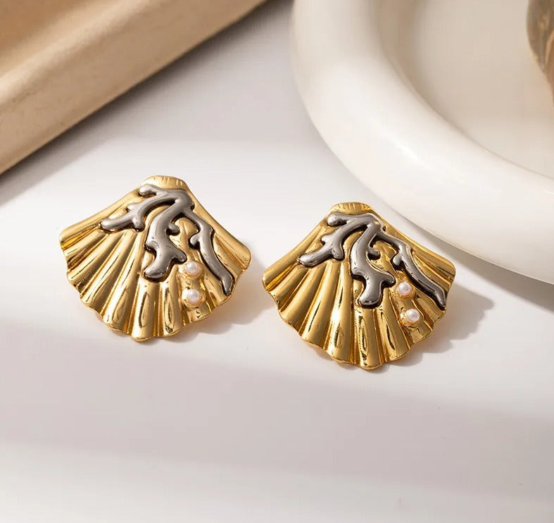 Aretes Gold Shell