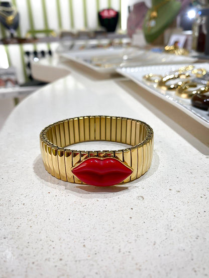 Brazalete "Give me a Kiss"